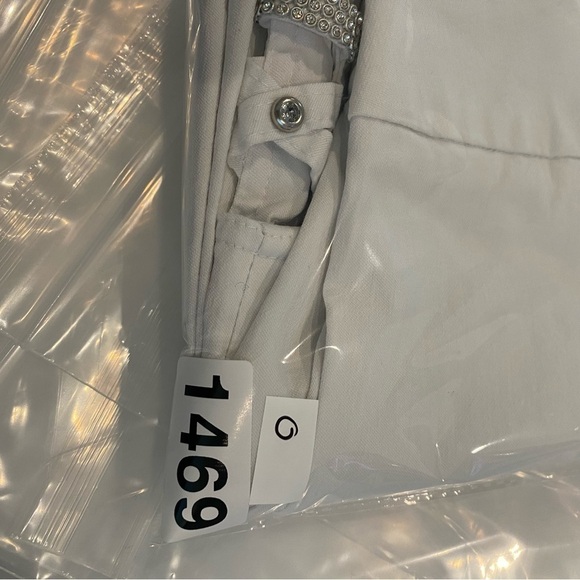 Attyre Capri Pants - Picture 8 of 8